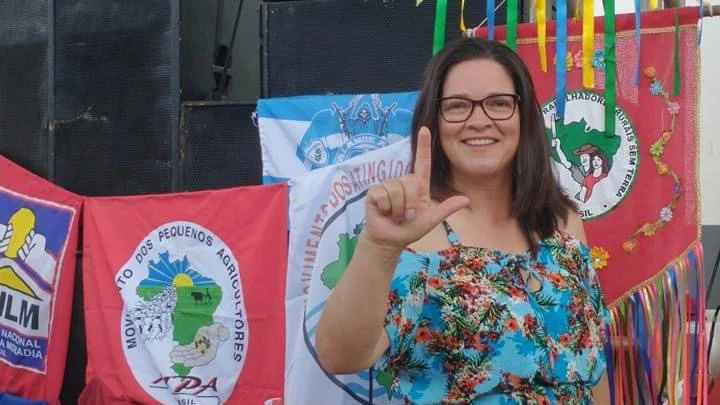 Capa de Professora Simone Jombra 