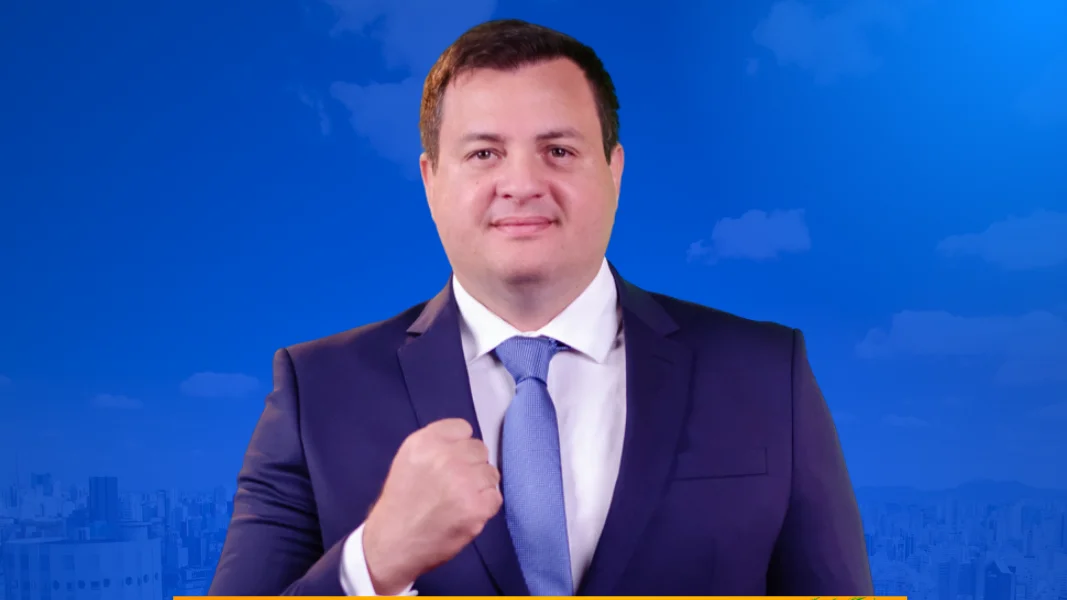 Capa de LEOPOLDO CANAL