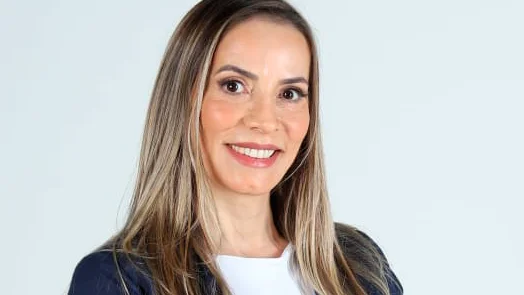 Capa de Nara Macedo