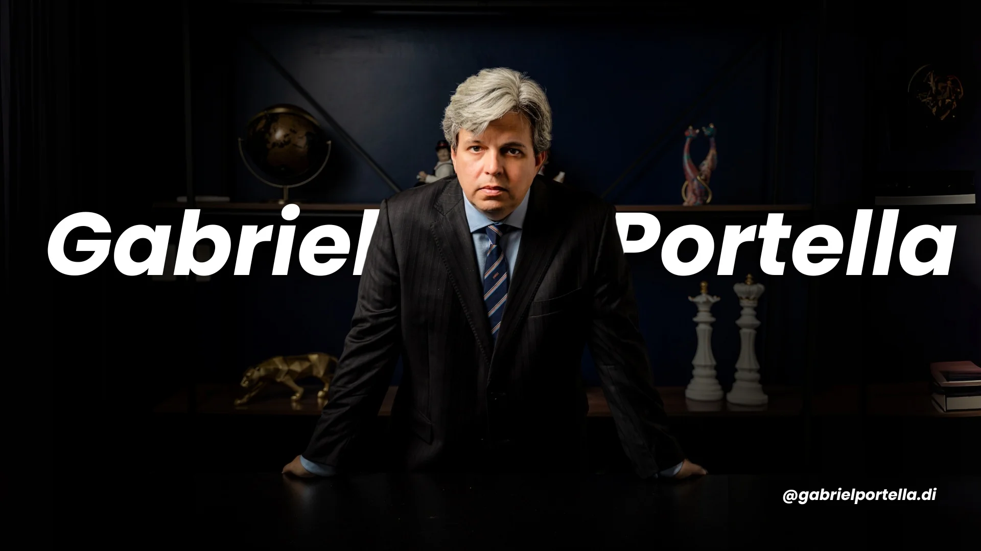 Capa de Gabriel Portella