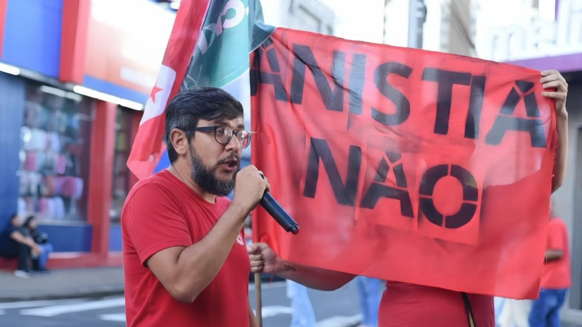 Capa de Carlos Machado