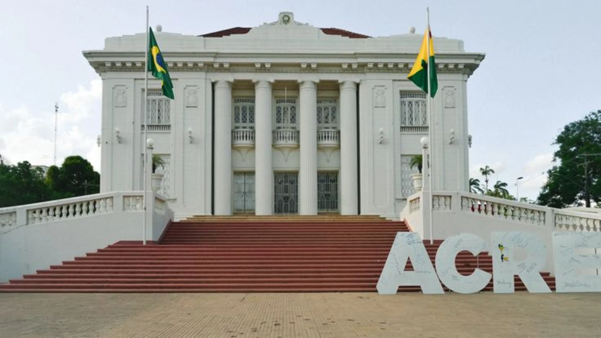 Capa de Yan santos