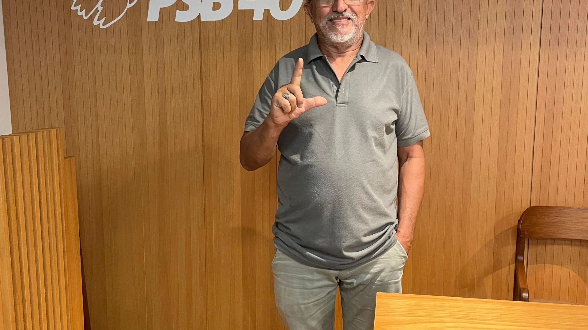 Capa de Assis Freitas 