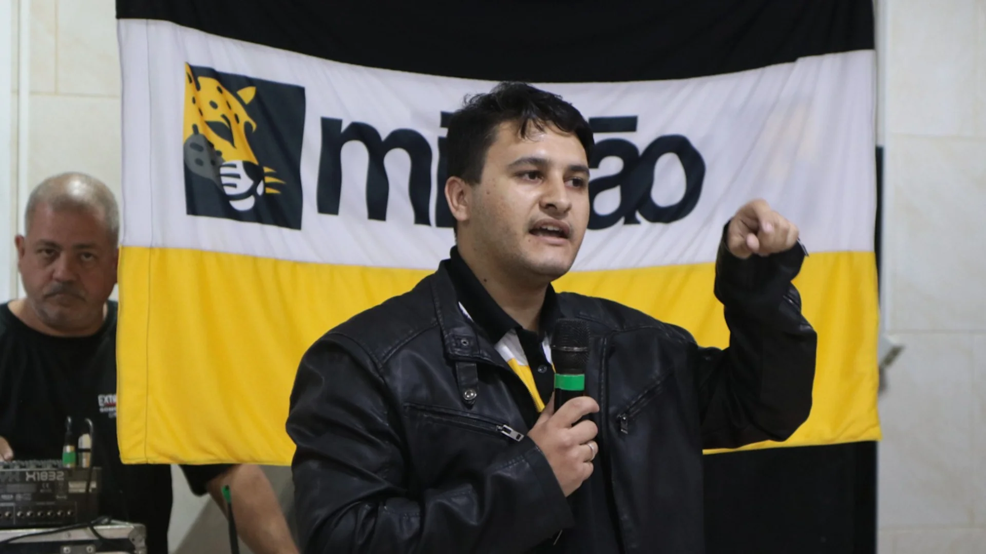 Capa de Mauricio correa